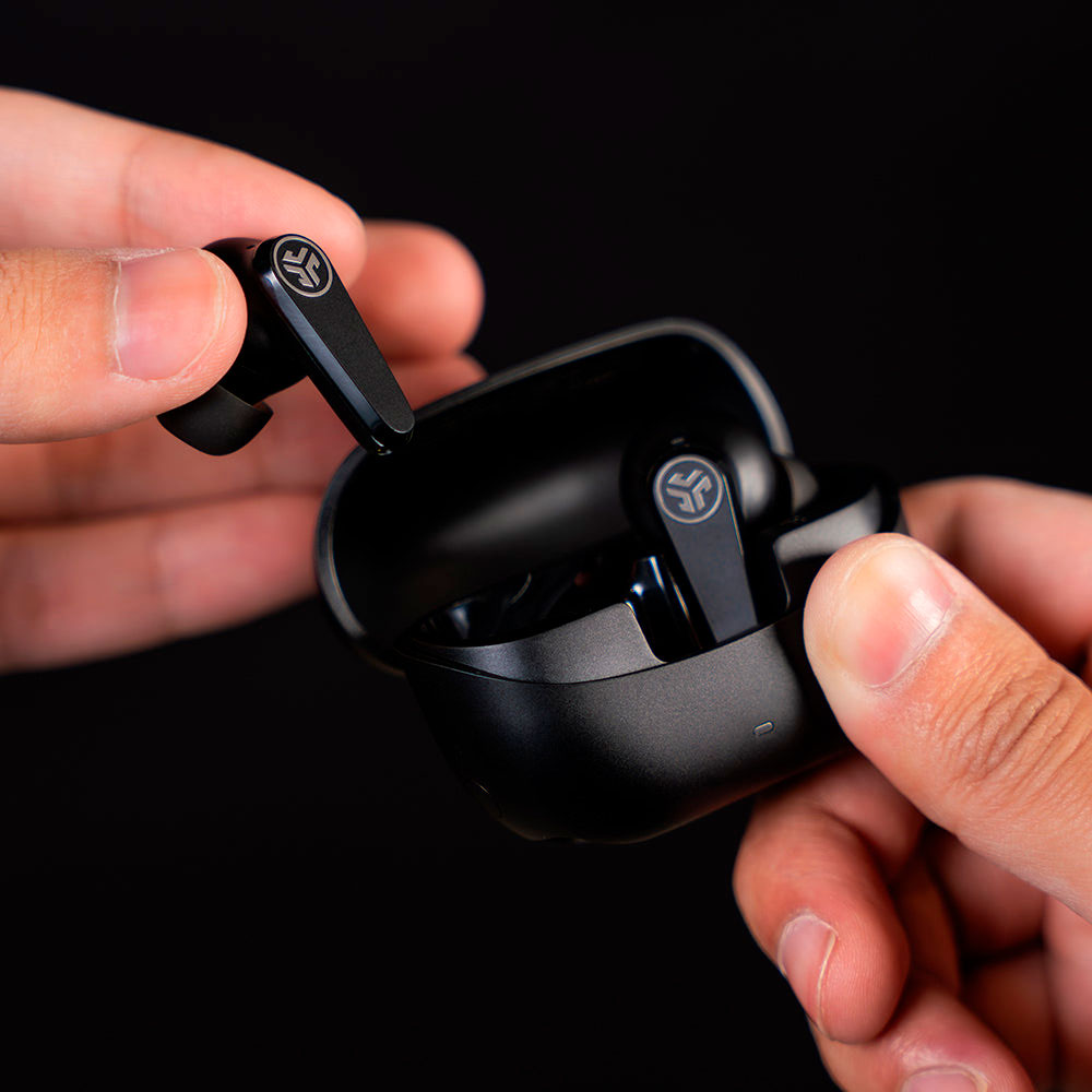 Audifonos JLab Go Pods ANC True,  Bluetooth, Cancelación de Ruido , Más de 26 Horas de bateria, IP55, 2 microfonos, Color Negro - EBGOPODSRBLK124